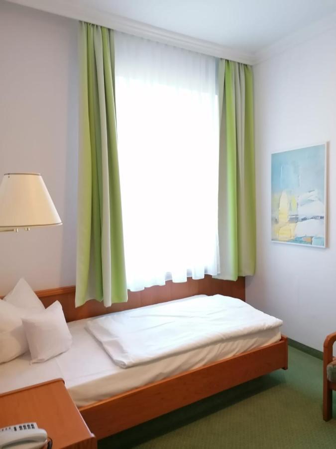 Hotel Wendelstein Rosenheim Bagian luar foto